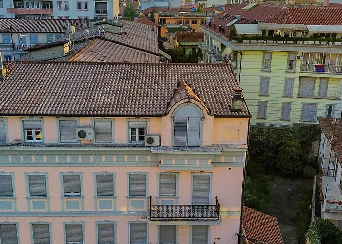 Gjuhadol By Marina 公寓